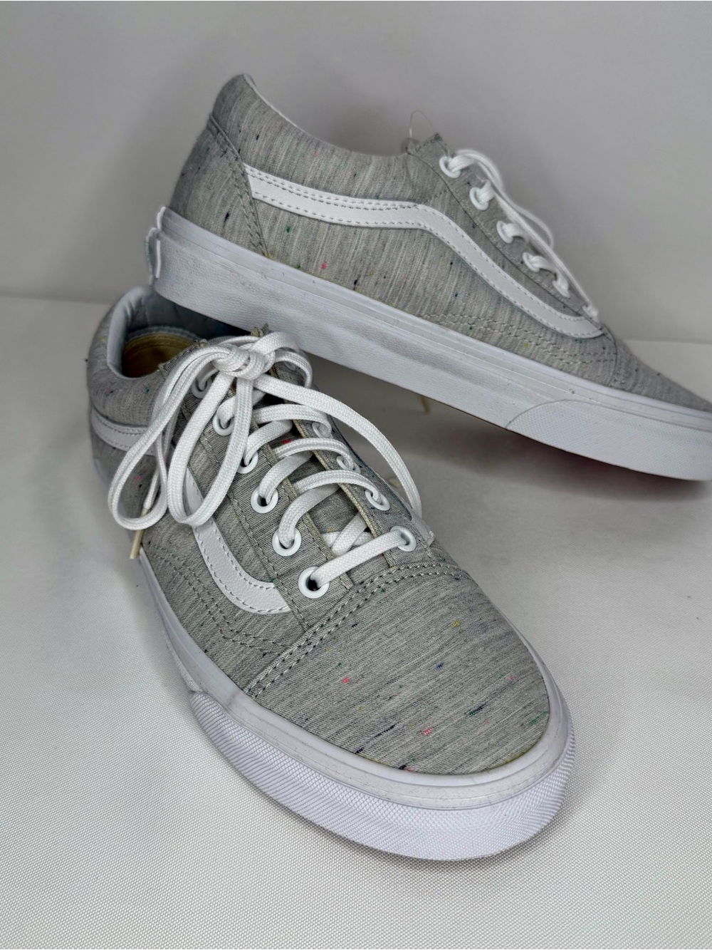 Vans Low-Top Sneakers in Light Gray with White Stripe